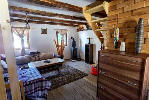 Cozy And Cheerful Cottage Nada
