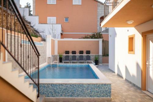 Beautiful Seaside Holiday Home Neda