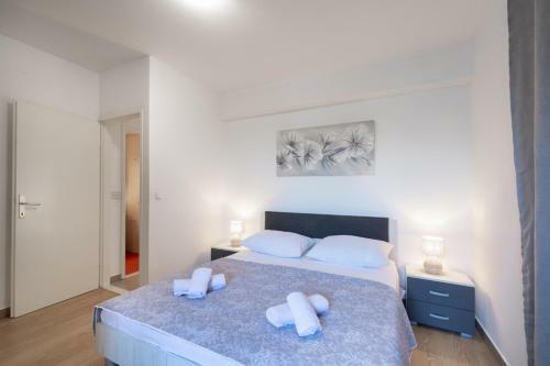 Beautiful Seaside Holiday Home Neda