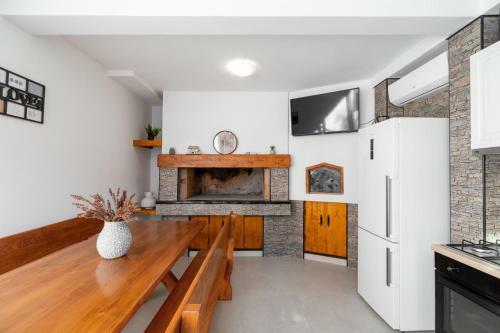 Beautiful Seaside Holiday Home Neda