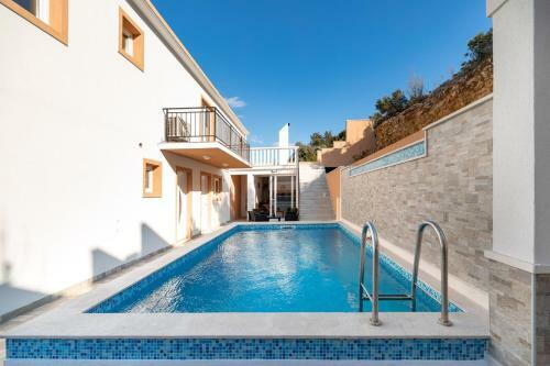 Beautiful Seaside Holiday Home Neda