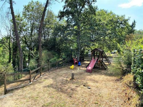 Beautiful Bungalow In Capraia E Limite With Shared Pool