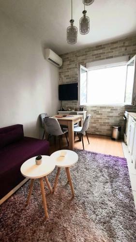 Cozy, Charming One Bedroom Apartment