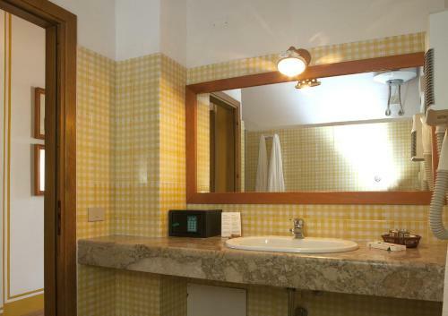 Hostal La Finestra Sul Sale
