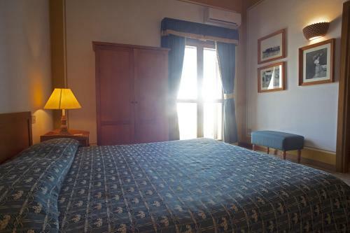 Hostal La Finestra Sul Sale