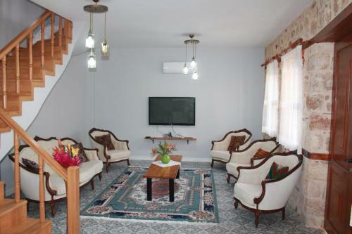 Villa Leila Old House