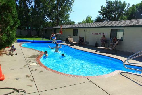 Sunrise Motor Inn