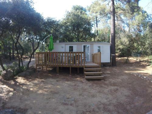 Camping La Simioune En Provence