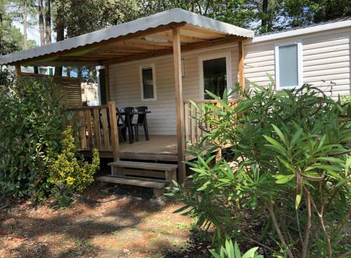 Camping La Simioune En Provence