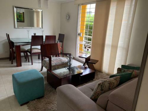 Apartamento 1 Piso Con Parqueo