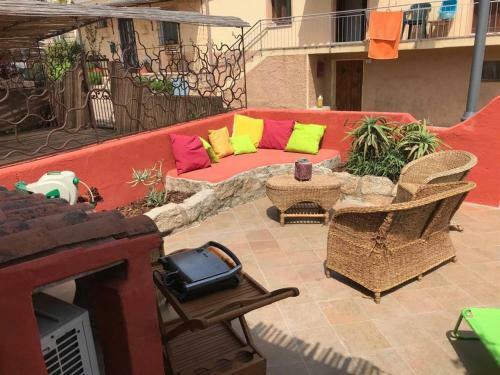 Place San Pantal�o : Jolie Maison Sarde Authentique