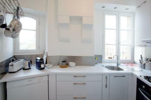 Place Saint Michel Apartment