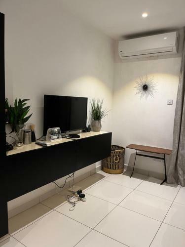 Luxury Serviced Studio Apartment-embassy Gardens