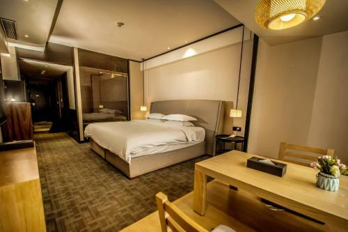 Wuhan Haiting Longan Hotel