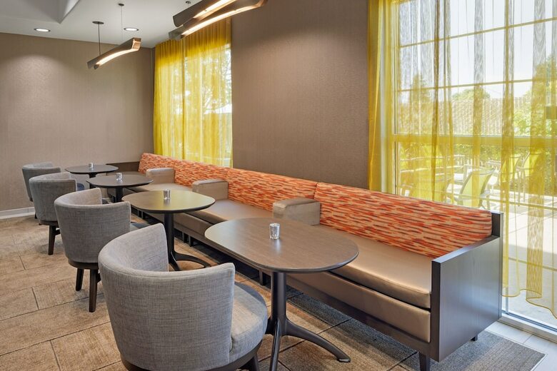 Hotel Comfort Suites Turlock