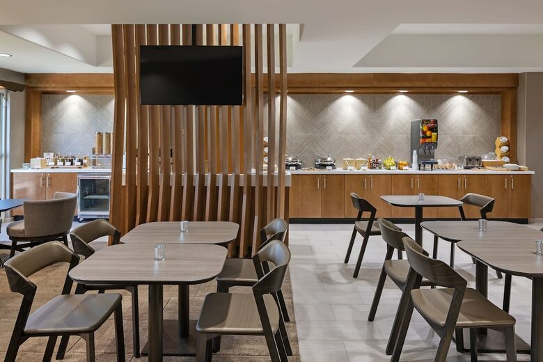 Hotel Comfort Suites Turlock