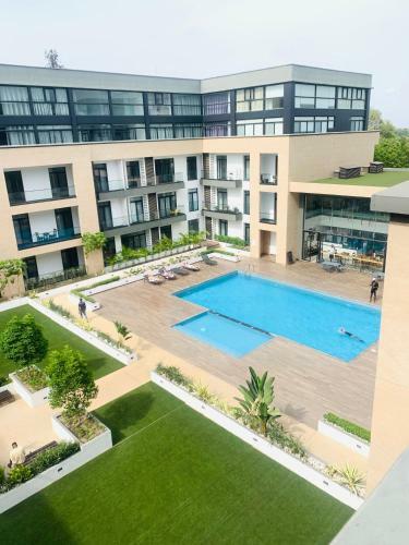 Big Luxury Apartment At Embassy Gardens