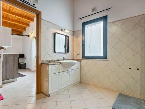 Rustic Villa In Santa Giusta With Garden