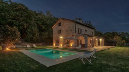 Villa Casale Del Castagneto 8