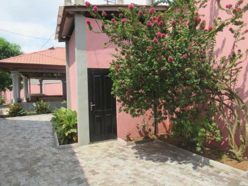 Villa � Odza Borne 12 A�roport A 10min