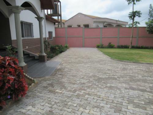 Villa � Odza Borne 12 A�roport A 10min