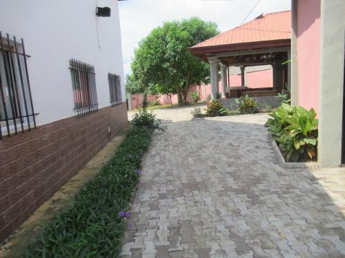 Villa � Odza Borne 12 A�roport A 10min