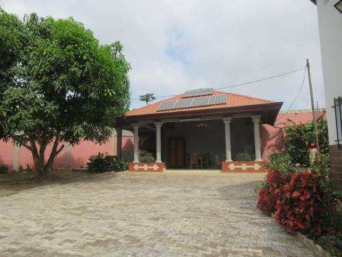 Villa � Odza Borne 12 A�roport A 10min