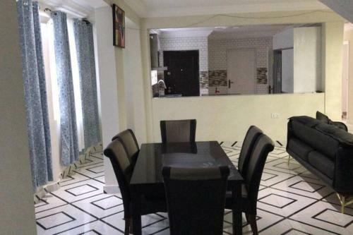 Adorable 2-bedroom+livingroom With Kitchen .