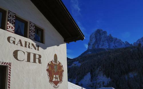 Hotel Garn� Cir