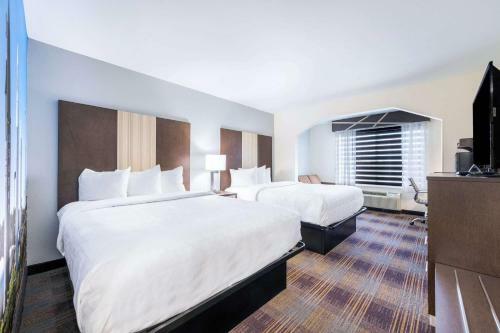 Hotel Baymont Inn & Suites - Madison