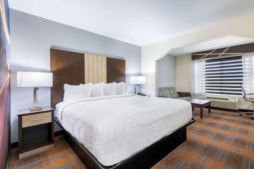 Hotel Baymont Inn & Suites - Madison