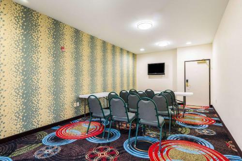 Hotel Baymont Inn & Suites - Madison