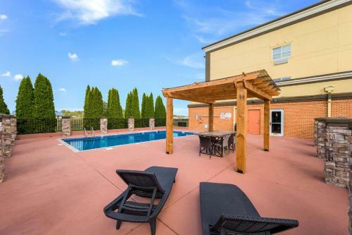 Hotel Baymont Inn & Suites - Madison
