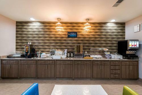 Hotel Baymont Inn & Suites - Madison