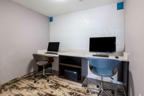 Hotel Baymont Inn & Suites - Madison