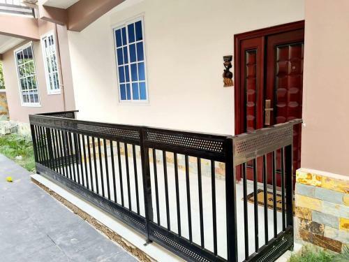Charming 2bed Apartment In Adenta Wifi Clean Safe
