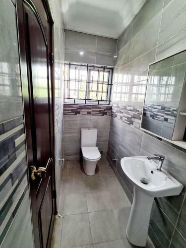 Beautiful 3-bed Apartment In Adenta Municipality