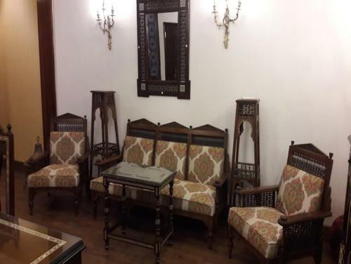 Royal Apartments Down Town In Cairo