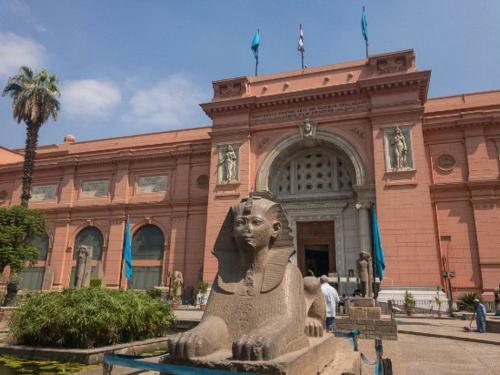 Royal Apartments Down Town In Cairo