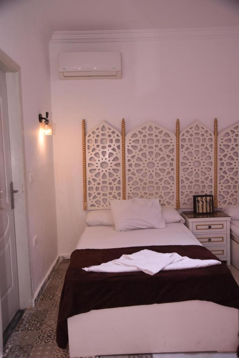 Hostal Arabian Nights Pyramids Guesthouse
