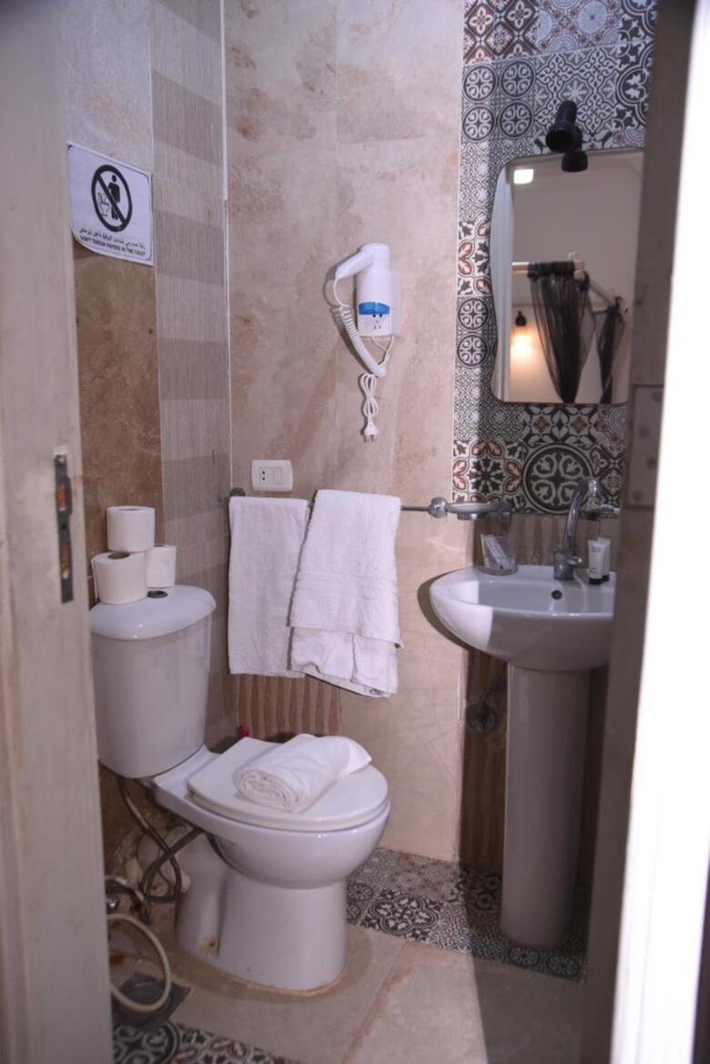 Hostal Arabian Nights Pyramids Guesthouse