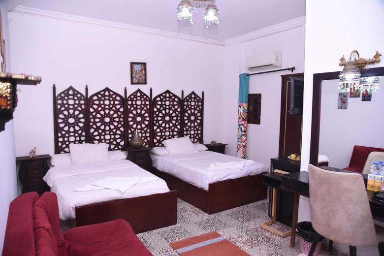 Hostal Arabian Nights Pyramids Guesthouse