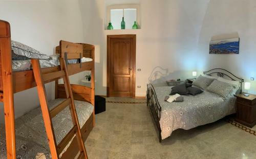 Mena Holiday House