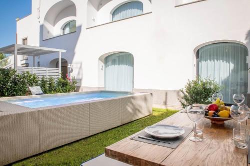 Apartamento Luxury Villa With Penthouse, Pools And Sea View