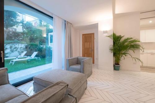 Apartamento Luxury Villa With Penthouse, Pools And Sea View