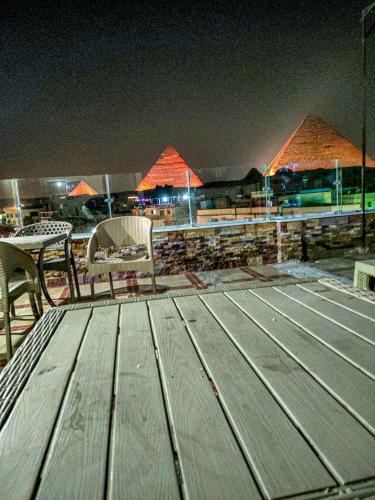 Hotel Happy Days Pyramids View