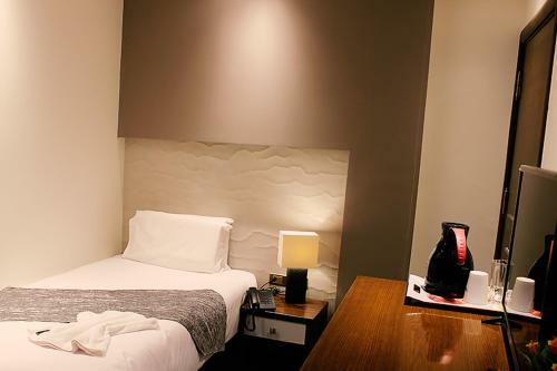 New Pyramids Eyes Hotel