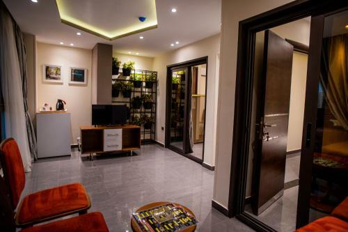 New Pyramids Eyes Hotel