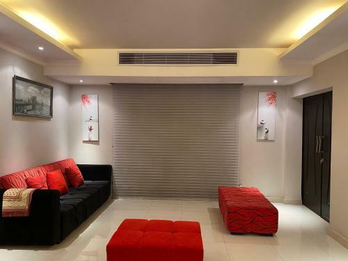 Modern Design & Large Apartment In Front Of Giza Pyramids