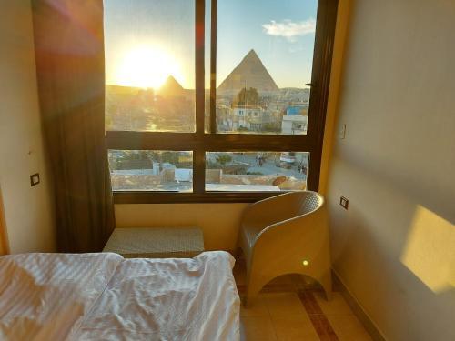 Bed & Breakfast Pyramids Stone